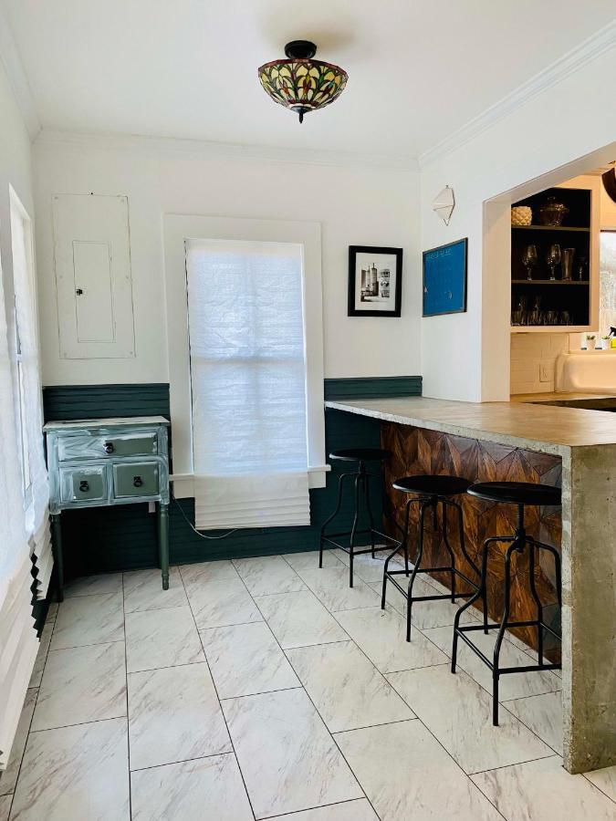 Private Room Downtown - Full House Access Lafayette Exteriör bild